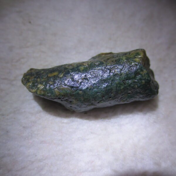natural green grass flower gobi moss agate , desert gobi stone mineral specimen (t21）