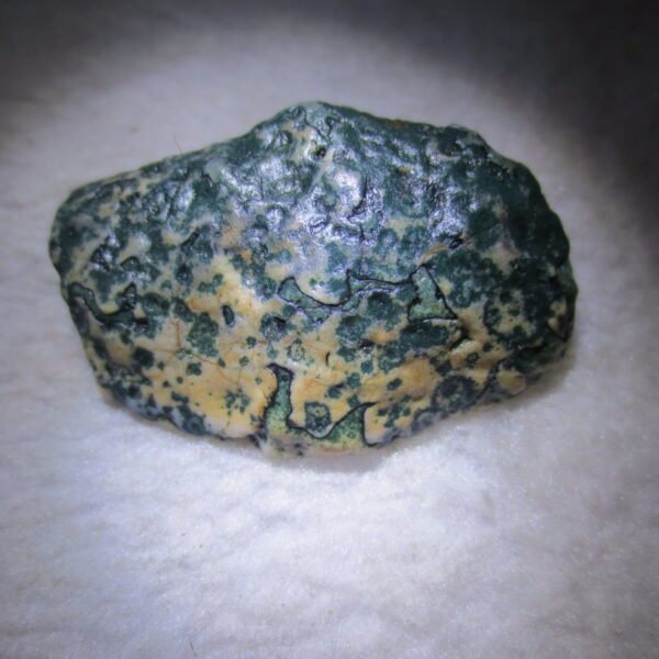 natural green grass flower gobi moss agate , desert gobi stone mineral specimen (t21） (copy)