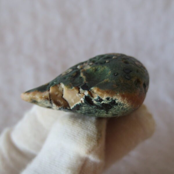 natural green grass flower gobi moss agate , desert gobi stone mineral specimen (t24）