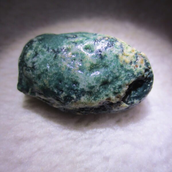 natural green grass flower gobi moss agate , desert gobi stone mineral specimen (t24） (copy)