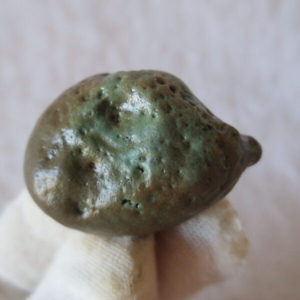 natural green grass flower gobi moss agate , desert gobi stone mineral specimen (t27）