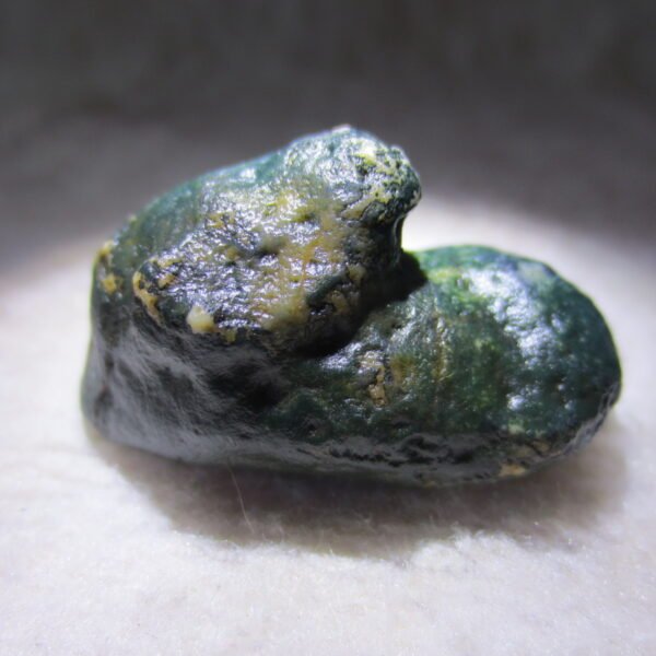 natural green grass flower gobi moss agate , desert gobi stone mineral specimen (t26）