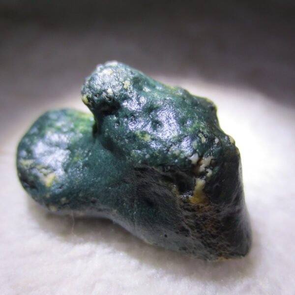 natural green grass flower gobi moss agate , desert gobi stone mineral specimen (t26）