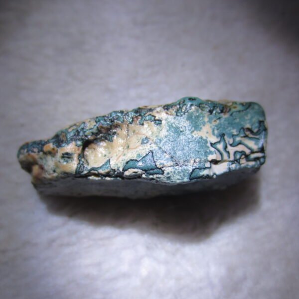 natural green grass flower gobi moss agate , desert gobi stone mineral specimen (t28）