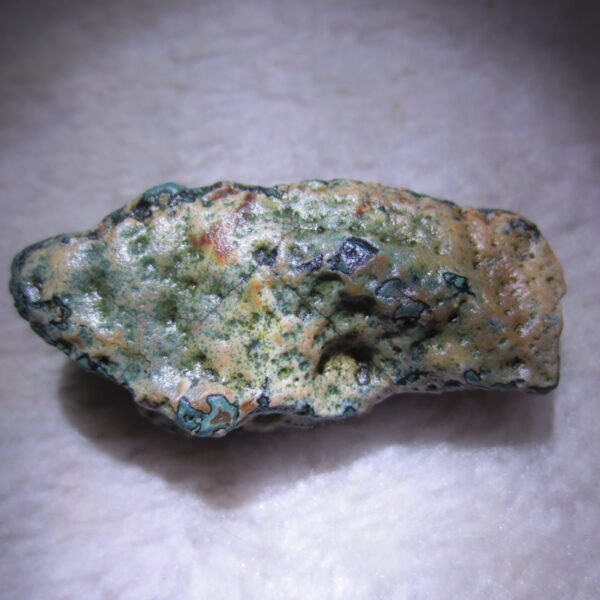 natural green grass flower gobi moss agate , desert gobi stone mineral specimen (t28）