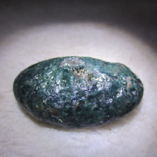 natural green grass flower gobi moss agate , desert gobi stone mineral specimen (t29）