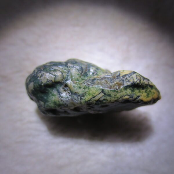 natural green grass flower gobi moss agate , desert gobi stone mineral specimen (t30）