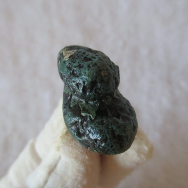 natural green grass flower gobi moss agate , desert gobi stone mineral specimen (t31)