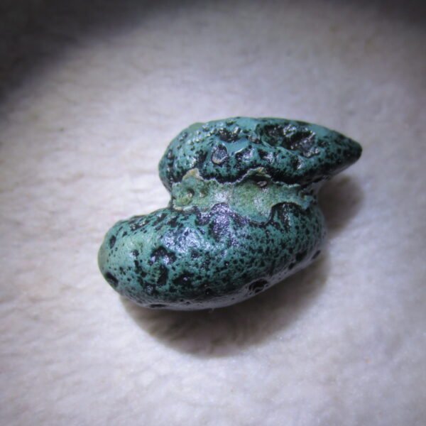 natural green grass flower gobi moss agate , desert gobi stone mineral specimen (t31)