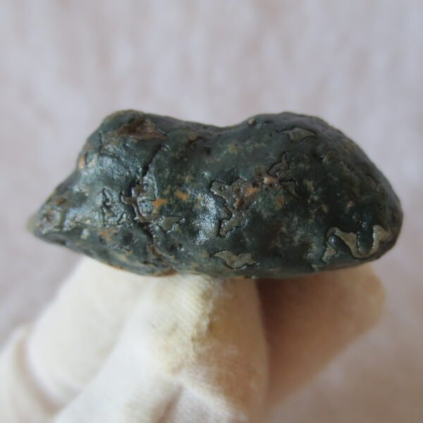 natural green grass flower gobi moss agate , desert gobi stone mineral specimen (t32）