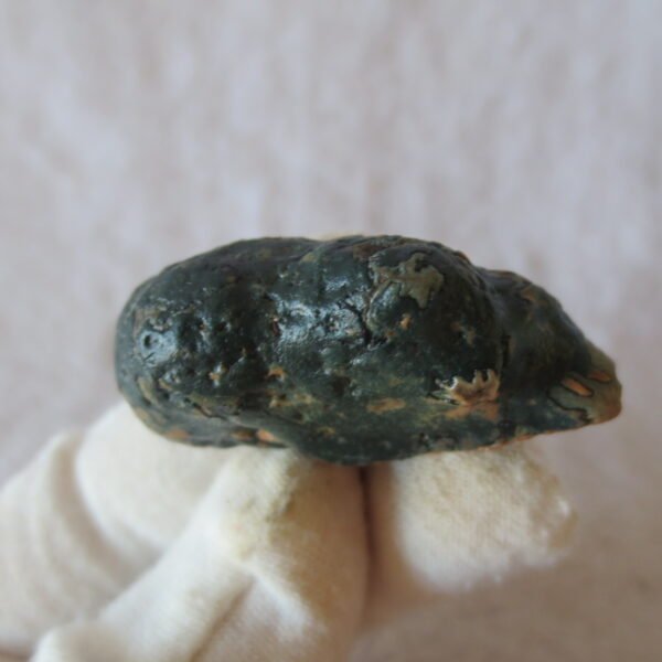 natural green grass flower gobi moss agate , desert gobi stone mineral specimen (t32）