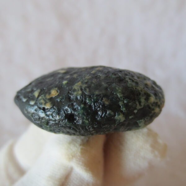 natural green grass flower gobi moss agate , desert gobi stone mineral specimen (t34）