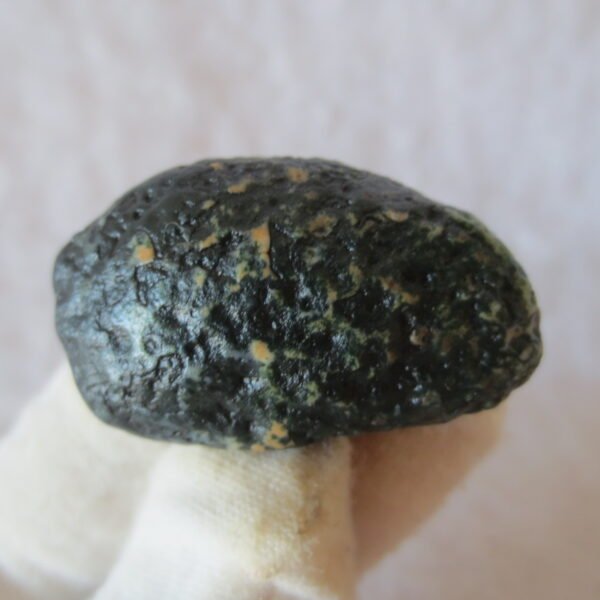 natural green grass flower gobi moss agate , desert gobi stone mineral specimen (t34）