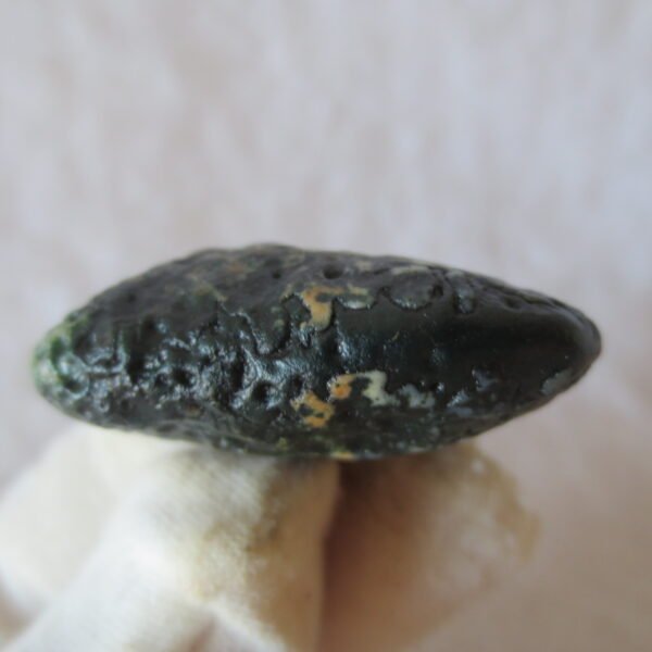 natural green grass flower gobi moss agate , desert gobi stone mineral specimen (t34）