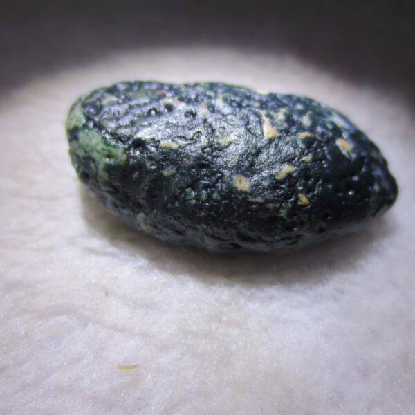 natural green grass flower gobi moss agate , desert gobi stone mineral specimen (t34）