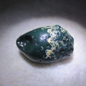 natural green grass flower gobi moss agate , desert gobi stone mineral specimen (t36）