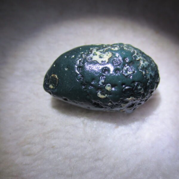 natural green grass flower gobi moss agate , desert gobi stone mineral specimen (t36）
