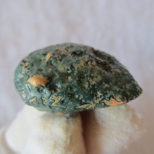 natural green grass flower gobi moss agate , desert gobi stone mineral specimen (t37)