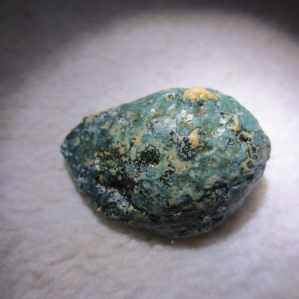 natural green grass flower gobi moss agate , desert gobi stone mineral specimen (t37)