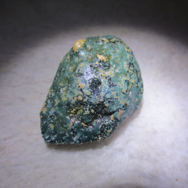 natural green grass flower gobi moss agate , desert gobi stone mineral specimen (t37)