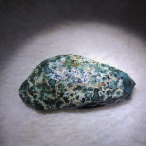 natural green grass flower gobi moss agate , desert gobi stone mineral specimen (t38）