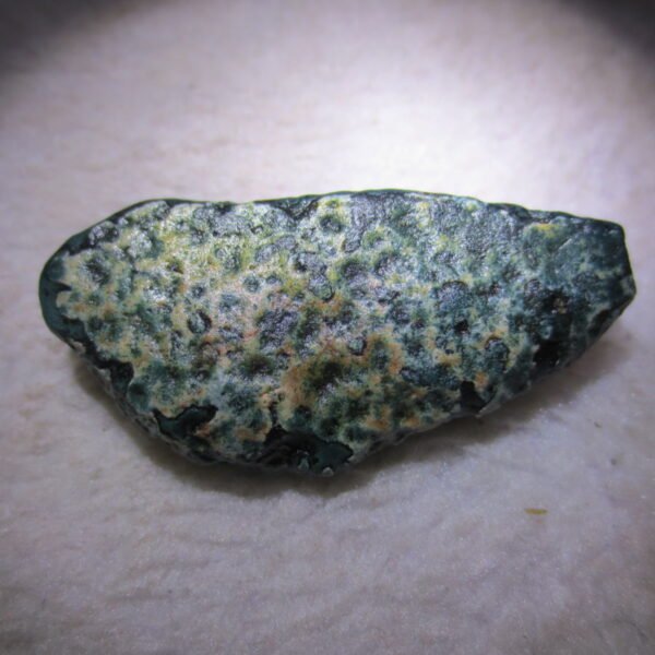 natural green grass flower gobi moss agate , desert gobi stone mineral specimen (t38)