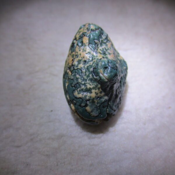 natural green grass flower gobi moss agate , desert gobi stone mineral specimen (t39）