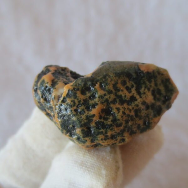 natural green grass flower gobi moss agate , desert gobi stone mineral specimen (t40)