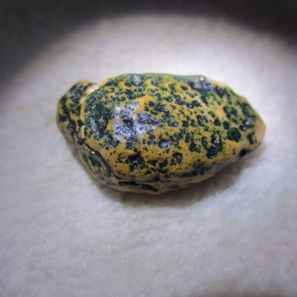 natural green grass flower gobi moss agate , desert gobi stone mineral specimen (t40)