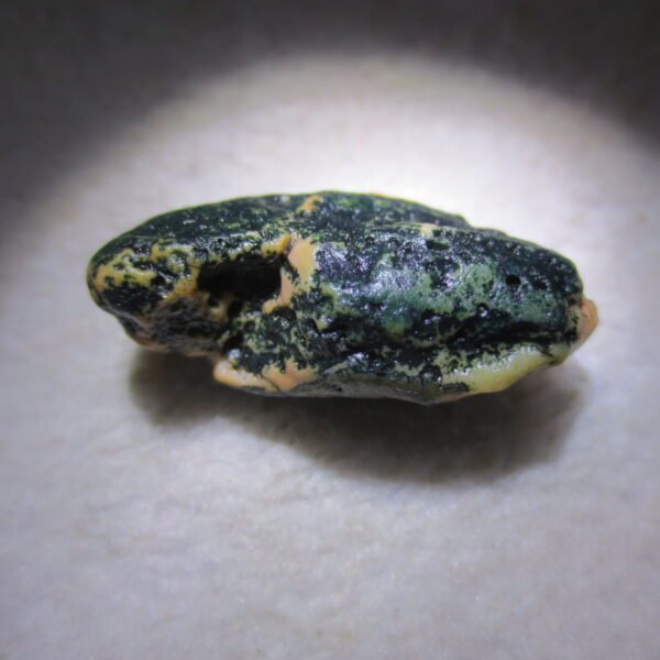 natural green grass flower gobi moss agate , desert gobi stone mineral specimen (t40)
