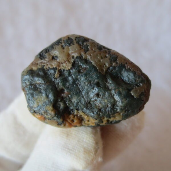 natural green grass flower gobi moss agate , desert gobi stone mineral specimen (t41)