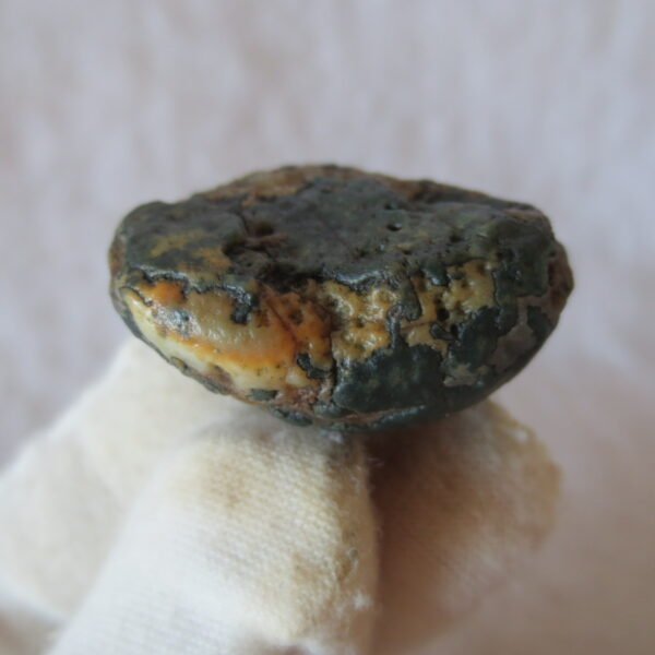 natural green grass flower gobi moss agate , desert gobi stone mineral specimen (t41)