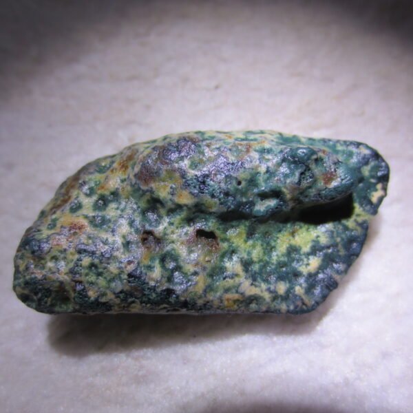 natural green grass flower gobi moss agate , desert gobi stone mineral specimen (t42）