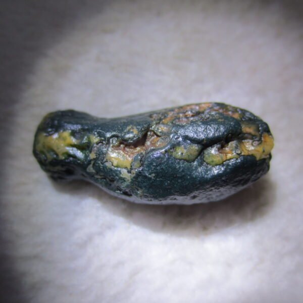 natural green grass flower gobi moss agate , desert gobi stone mineral specimen (t44）