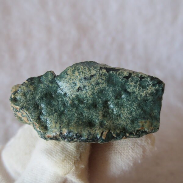 natural green grass flower gobi moss agate , desert gobi stone mineral specimen (t47)