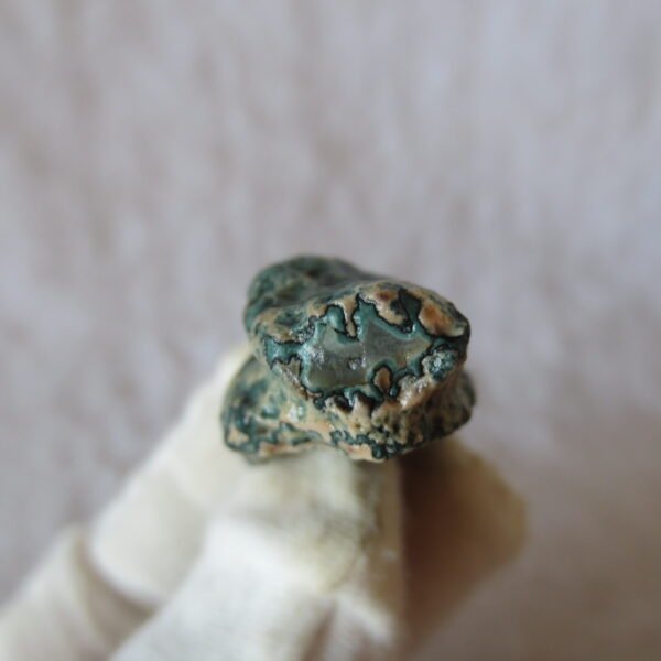 natural green grass flower gobi moss agate , desert gobi stone mineral specimen (t47)