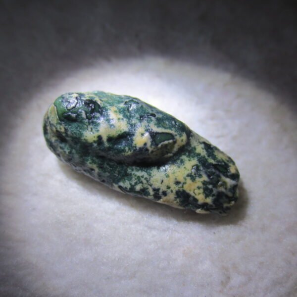 natural green grass flower gobi moss agate , desert gobi stone mineral specimen (t48)