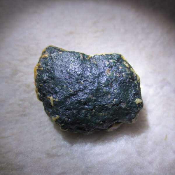 natural green grass flower gobi moss agate , desert gobi stone mineral specimen (t50）