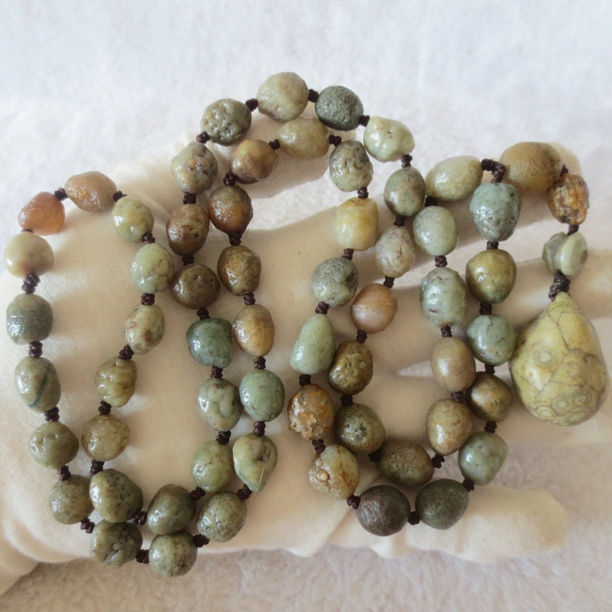 gobi eye stone beaded necklace, natural alxa agate pebble long necklace (n696)