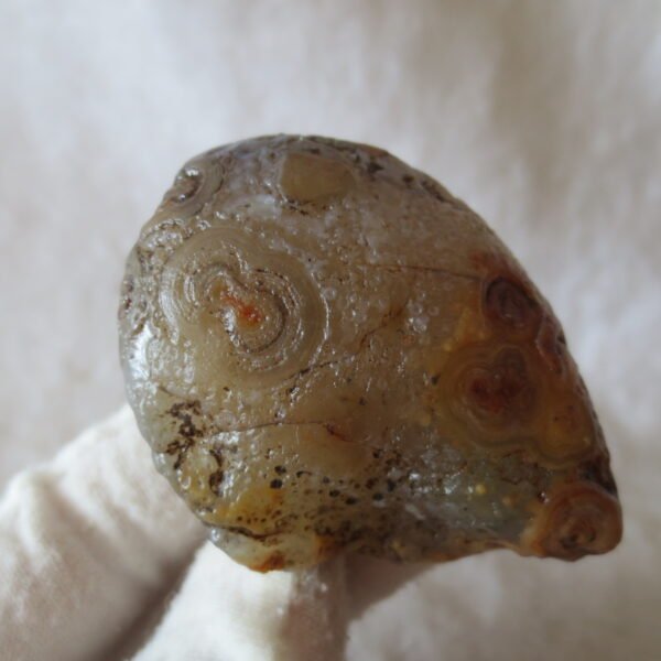 natural gobi eye stone，raw oracle eye agate，collectible crystal specimen (m92)