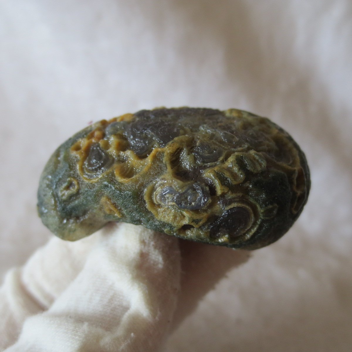 natural gobi eye stone，raw oracle eye agate，collectible crystal specimen (m95) (copy)