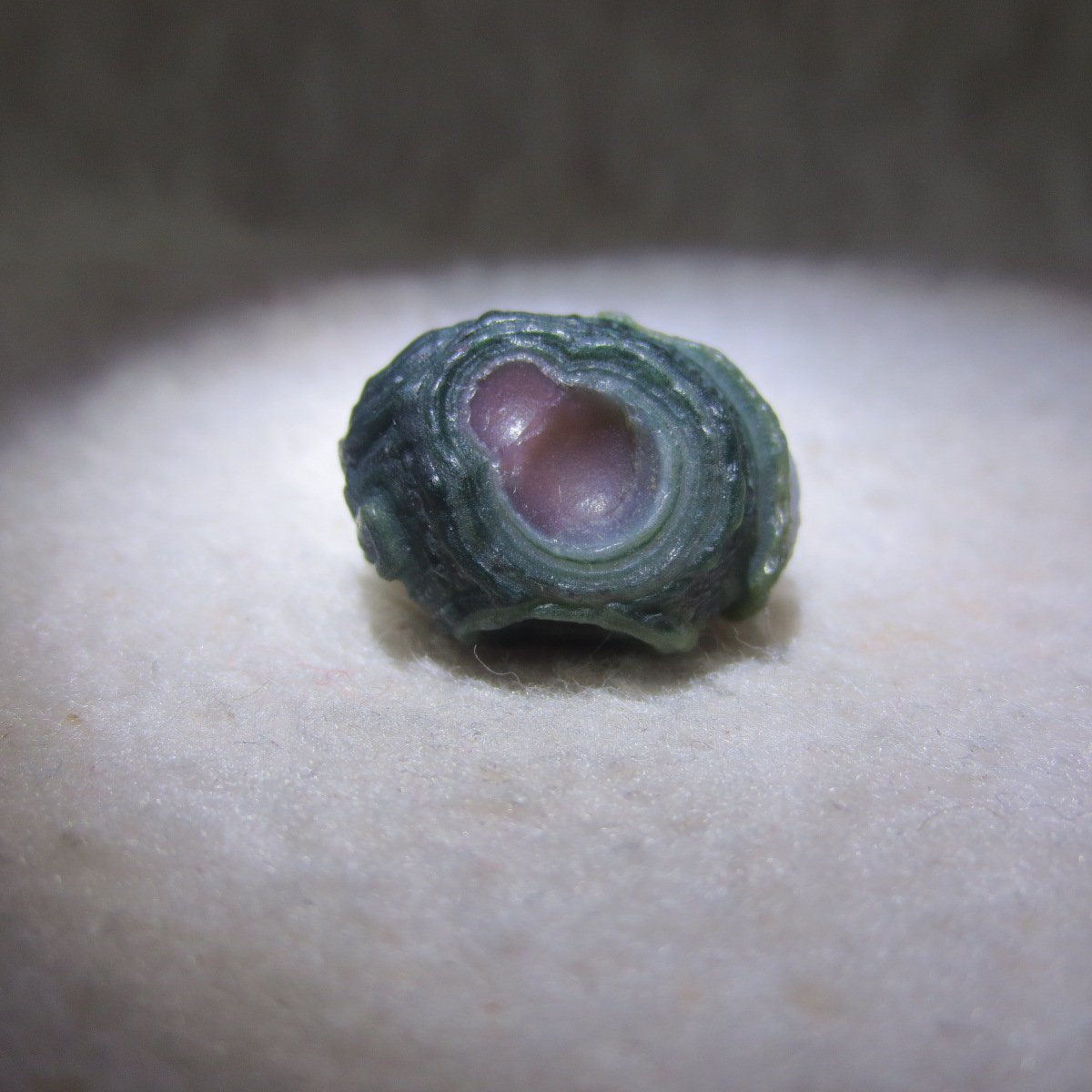 tiny gobi desert eye agate natural collectible rough stone specimen (m270)