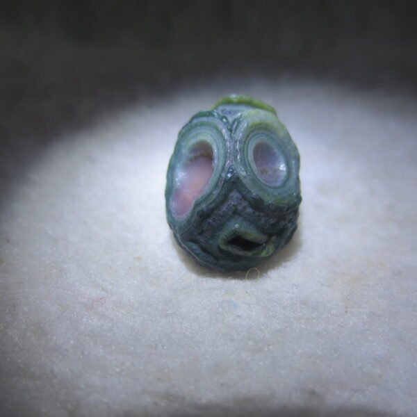 tiny gobi desert eye agate natural collectible rough stone specimen (m270)
