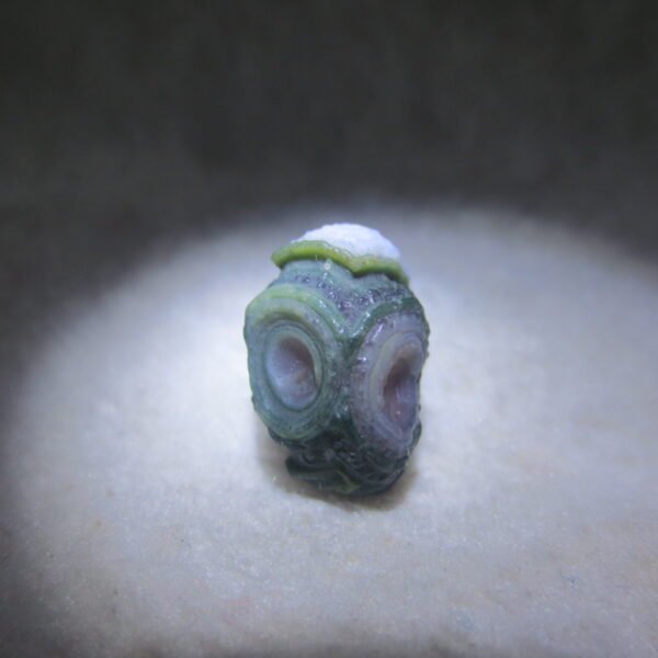 tiny gobi desert eye agate natural collectible rough stone specimen (m270)