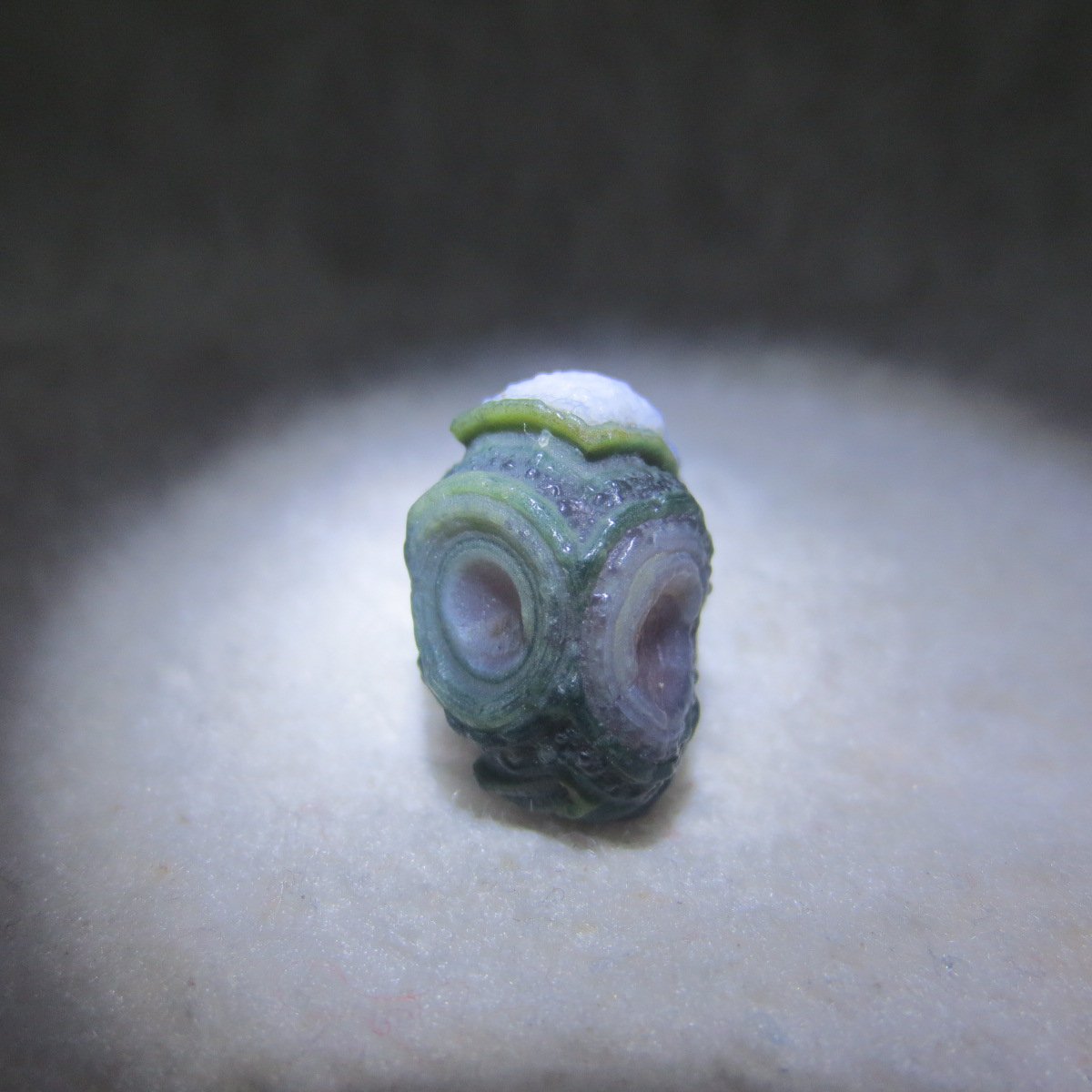 tiny gobi desert eye agate natural collectible rough stone specimen (m270)