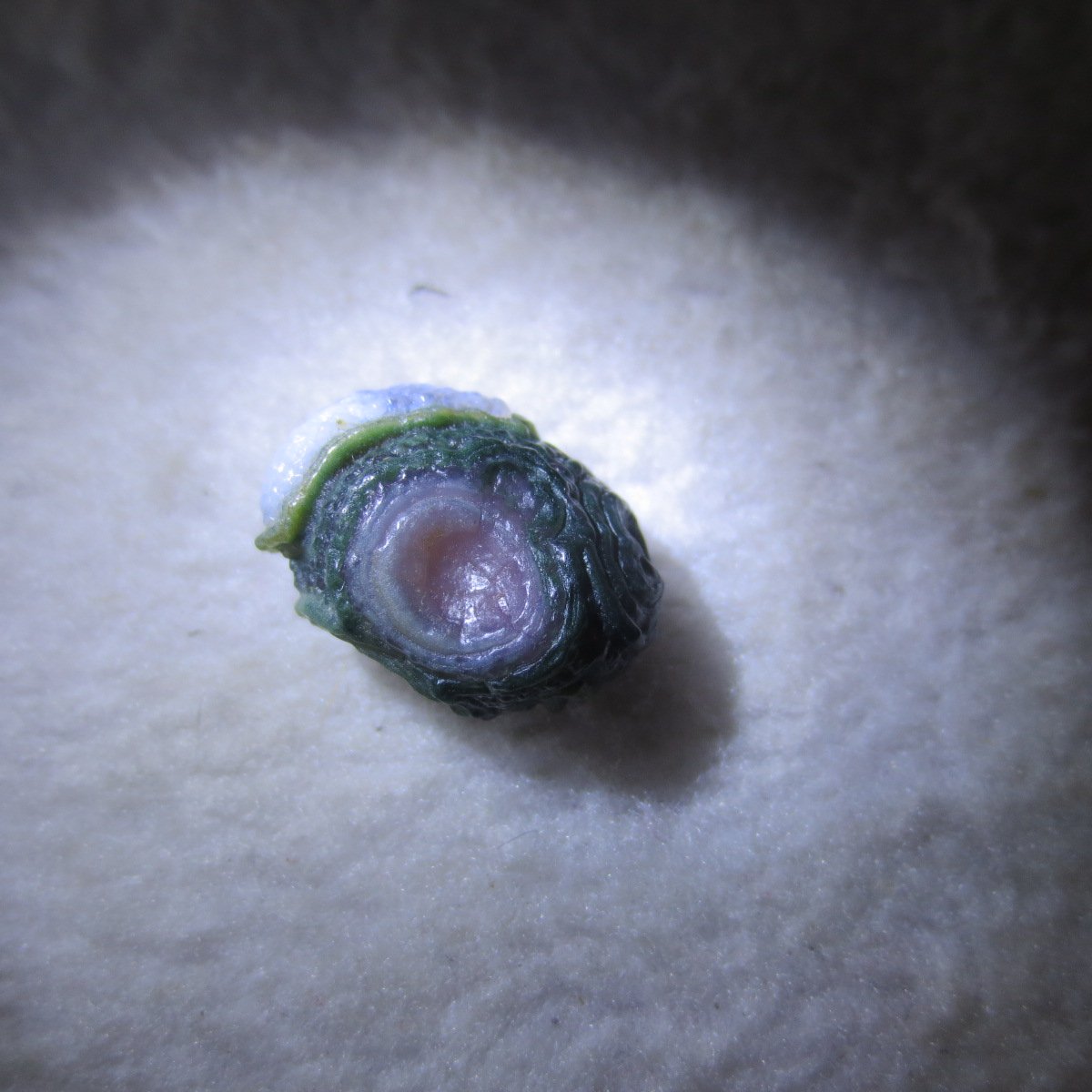 tiny gobi desert eye agate natural collectible rough stone specimen (m270)
