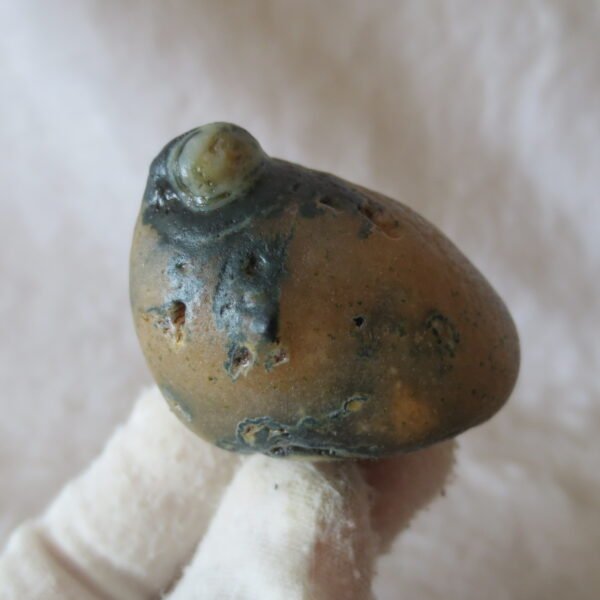 natural gobi eye stone，raw oracle eye agate，collectible crystal specimen (m104)