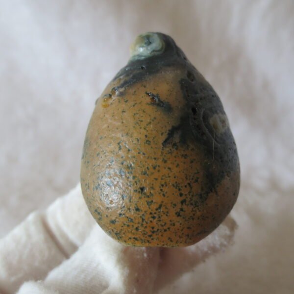 natural gobi eye stone，raw oracle eye agate，collectible crystal specimen (m104)