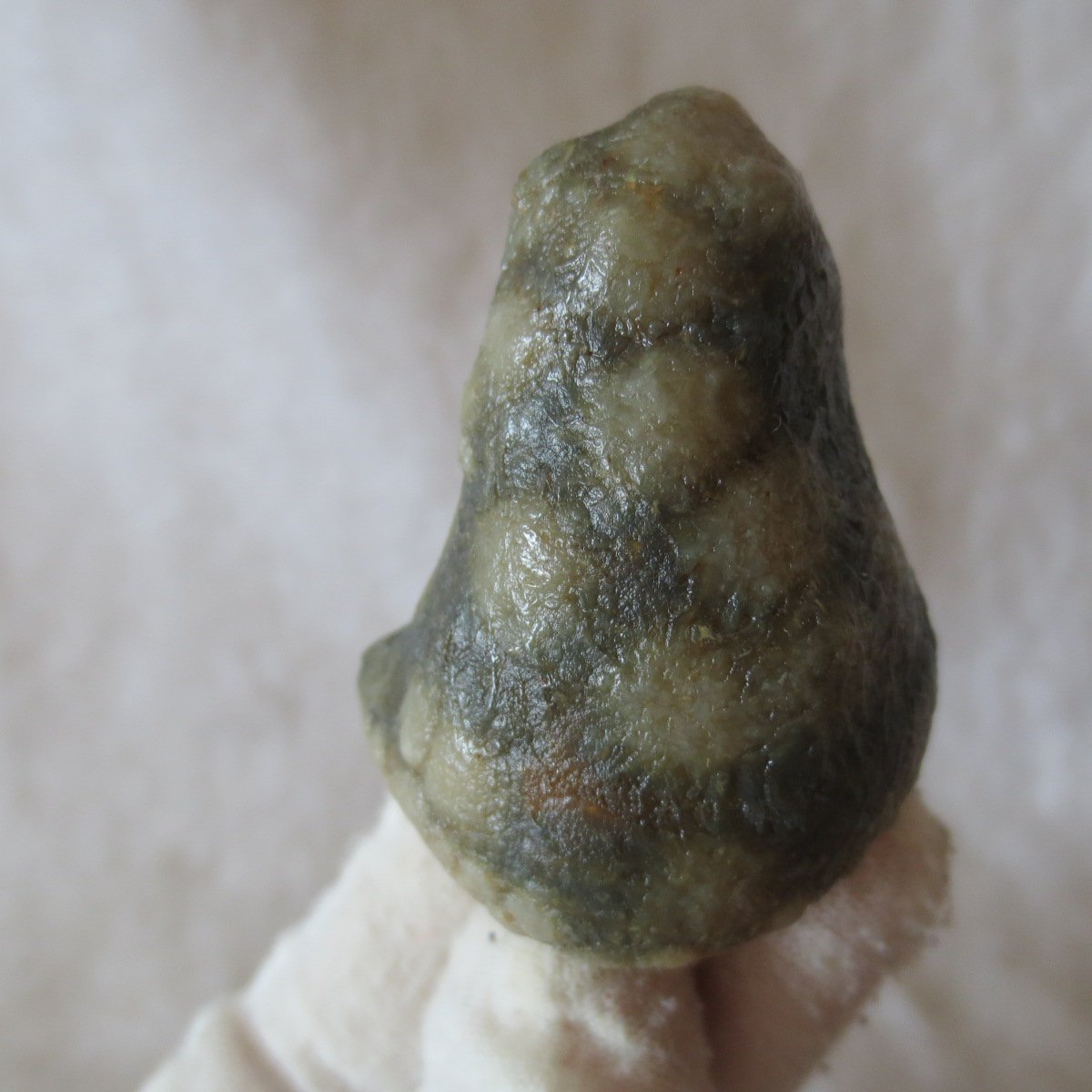 natural gobi eye stone，raw oracle eye agate，collectible crystal specimen (m109)