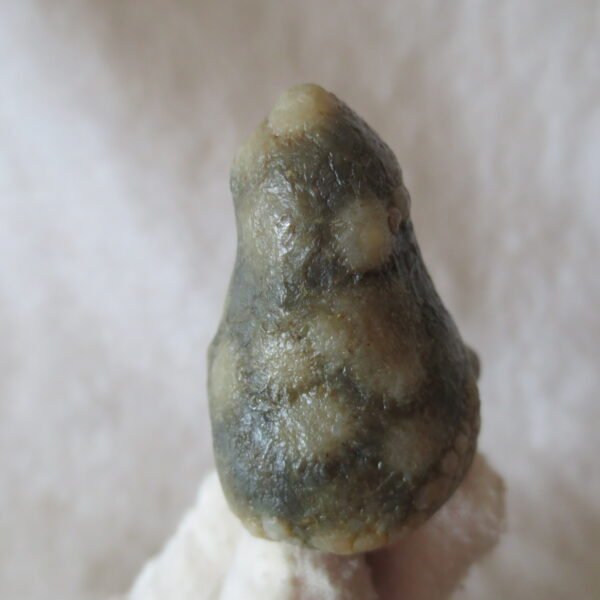 natural gobi eye stone，raw oracle eye agate，collectible crystal specimen (m109)